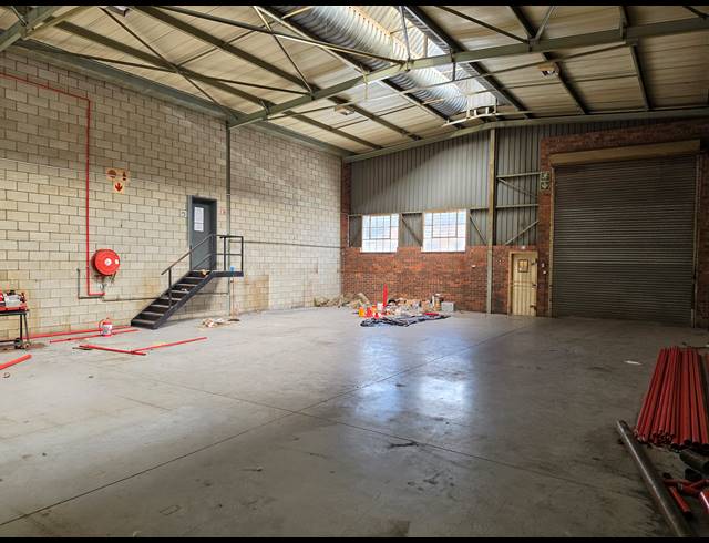 394M² MINI FACTORY TO LET IN KYA SANDS